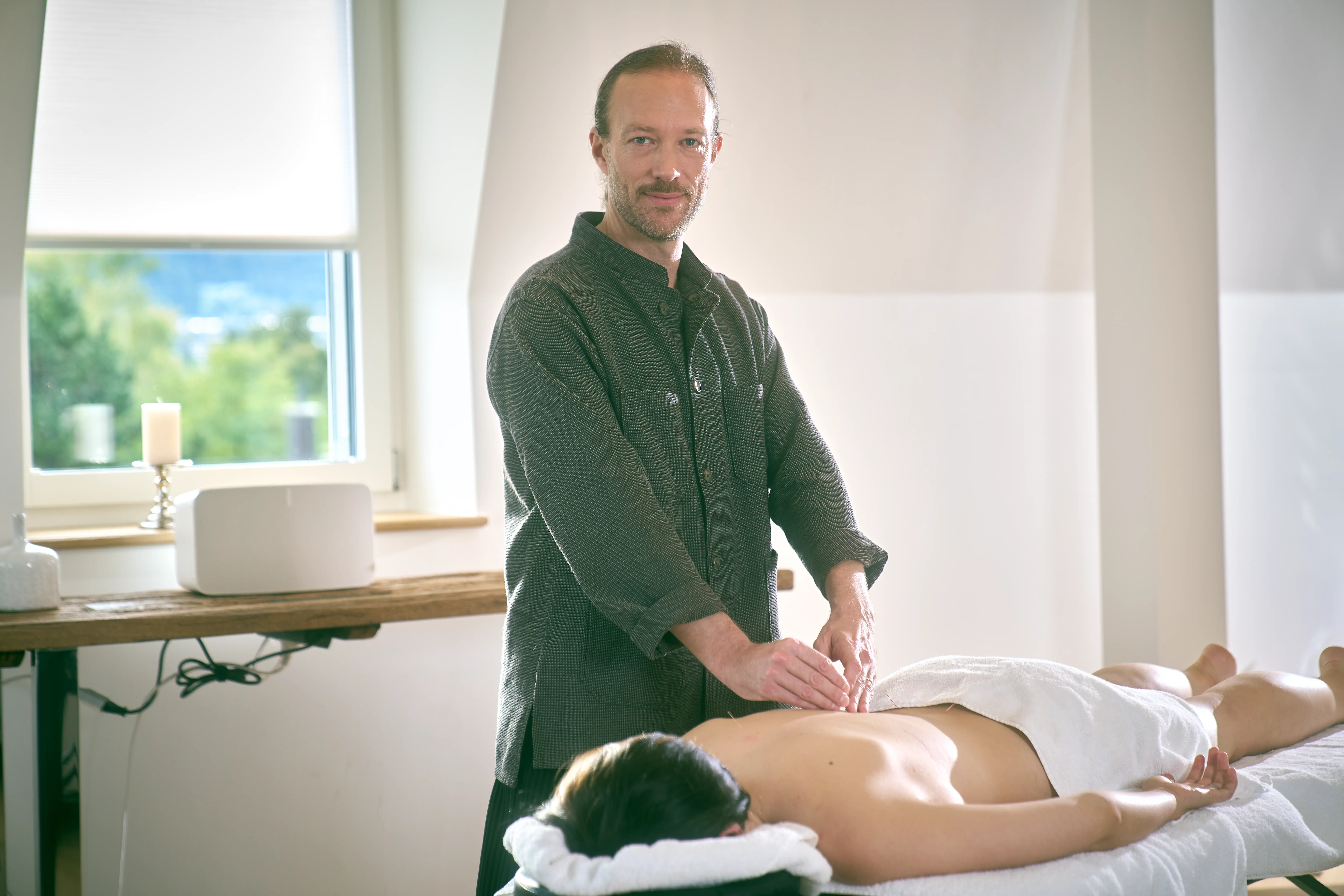 Jean-Philippe Rüegg, Acupuncturist at Paracelsus Recovery