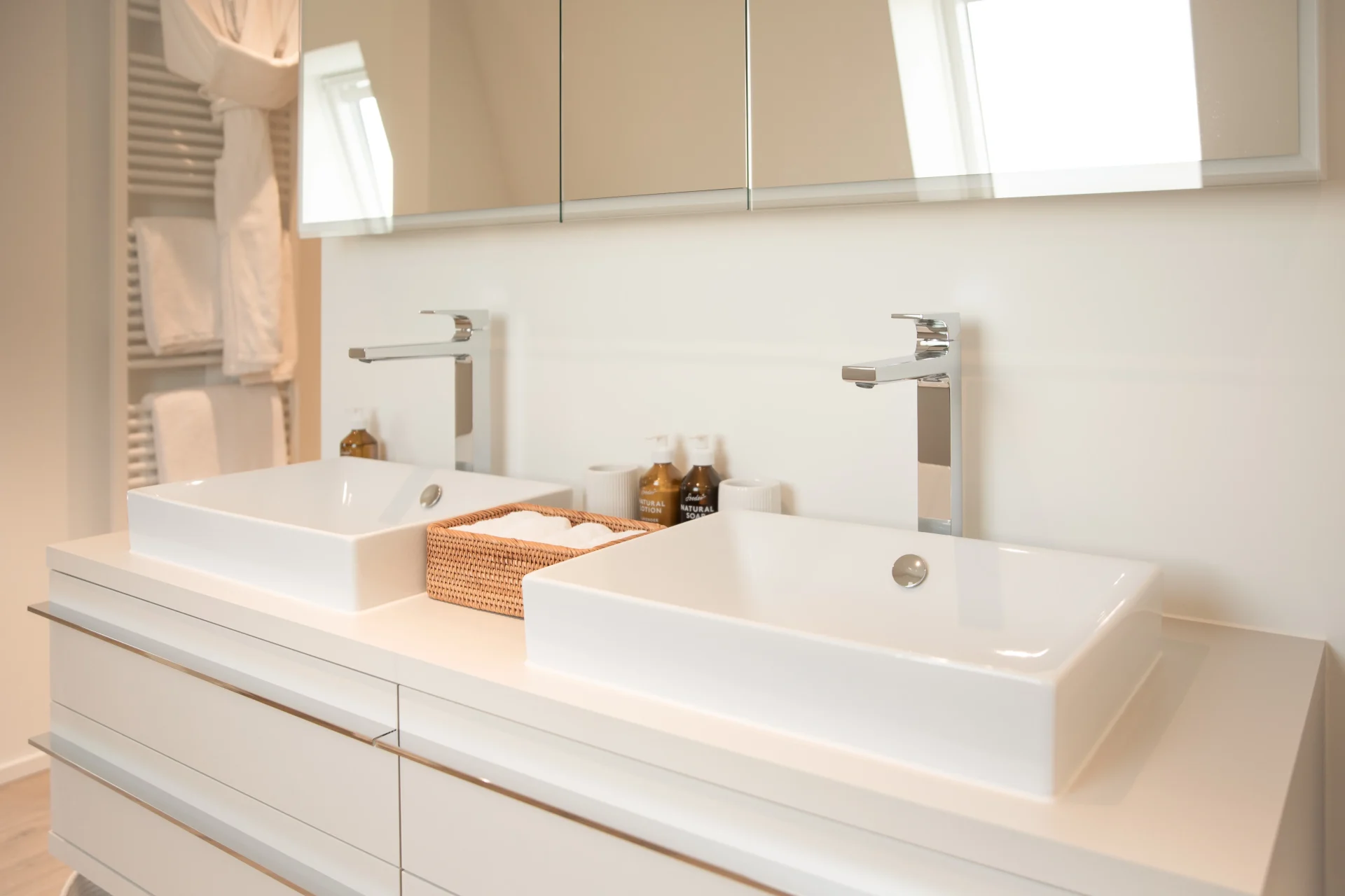 En-suite bathroom in the Serenitas luxury residence